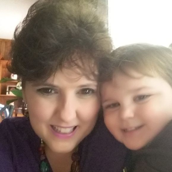 Meet your Posher, Lisa - Picture 1 of 1